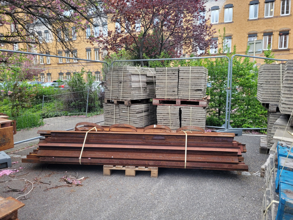 Réemploi in situ de matériaux pour le local vélo de la Cité Administrative de Colmar (68)