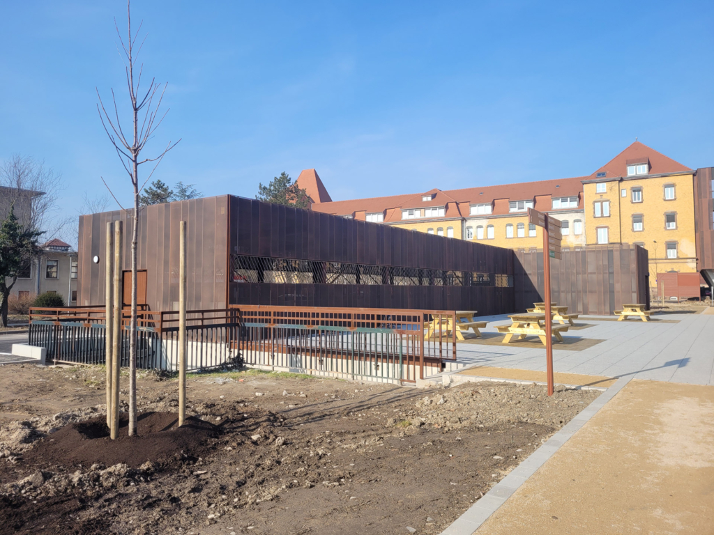 Réemploi in situ de matériaux pour le local vélo de la Cité Administrative de Colmar (68)