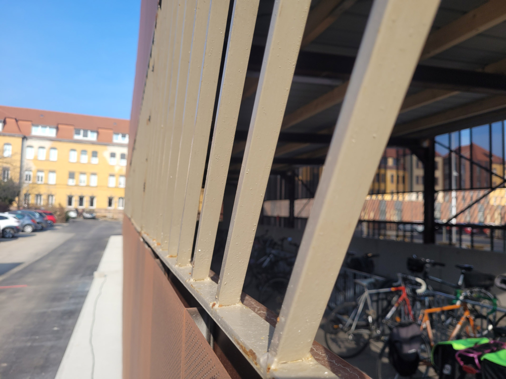 Réemploi in situ de matériaux pour le local vélo de la Cité Administrative de Colmar (68)