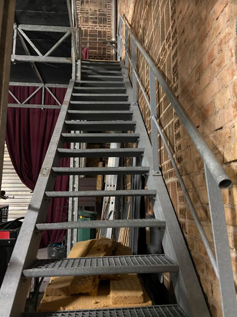 Réemploi ex-situ d'escaliers métalliques issus de la déconstruction de trois bâtiments de la Cité Administrative de Colmar (68)