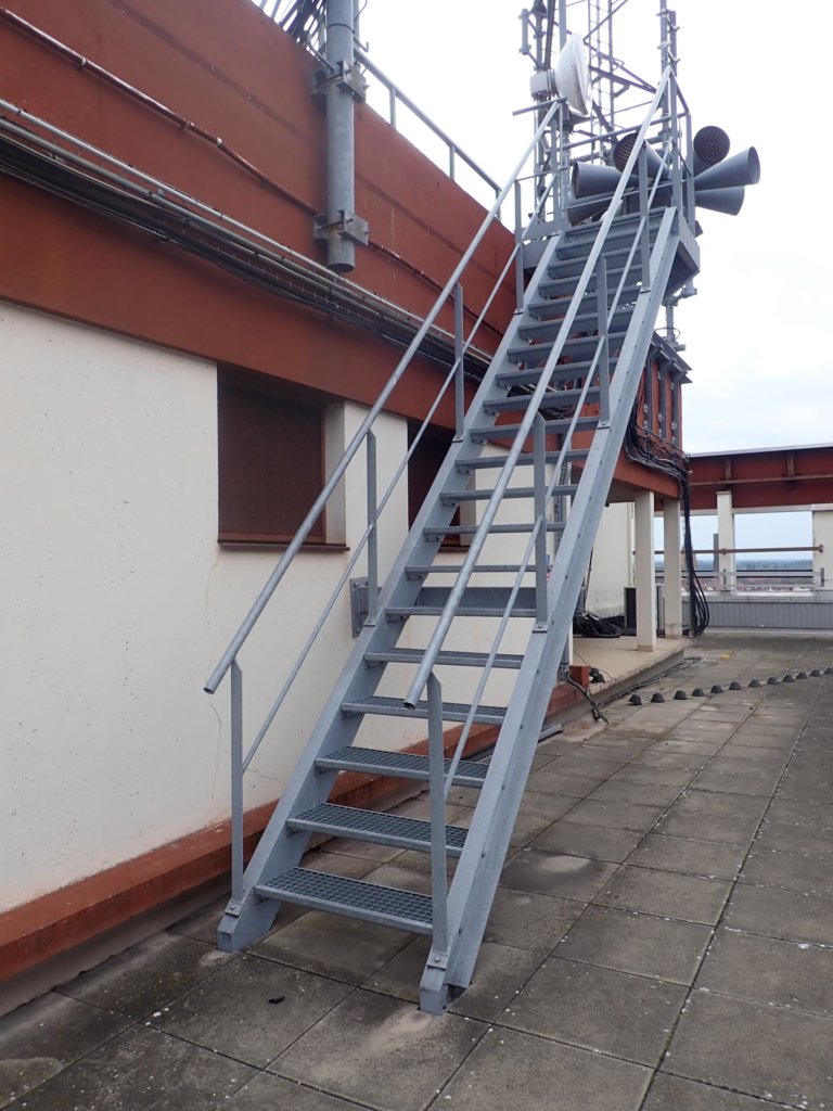 Réemploi ex-situ d'escaliers métalliques issus de la déconstruction de trois bâtiments de la Cité Administrative de Colmar (68)