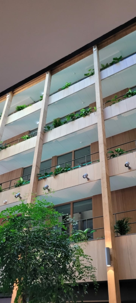 Réemploi in situ charpent bois pour créer les façades du nouveau siège du Crédit Agricole Alsace Vosges de Strasbourg